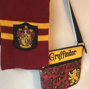 Gryffindor, Harry Potter Purse and scarf